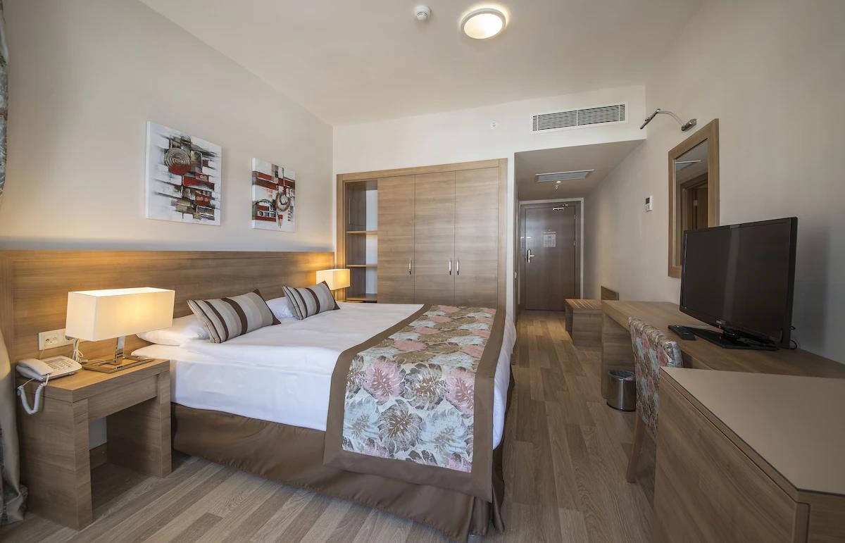 هتل رامادا ریزورت لارا Ramada Resort Lara آنتالیا